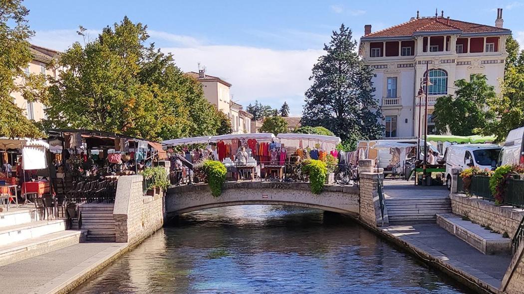 Logement Studio Avec Vue Sur Le Centre Historique LʼIsle-sur-la-Sorgue Esterno foto