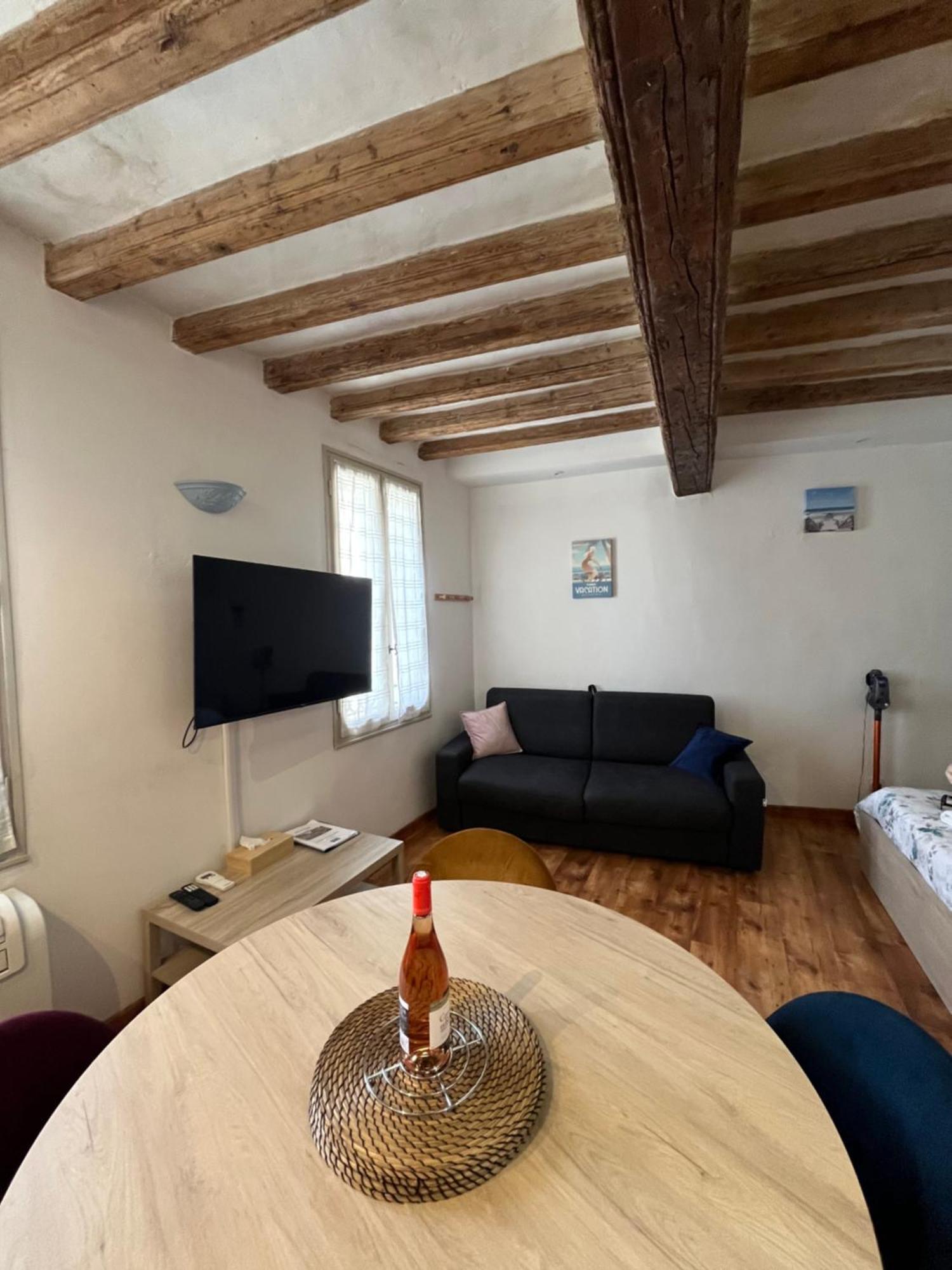 Logement Studio Avec Vue Sur Le Centre Historique LʼIsle-sur-la-Sorgue Esterno foto