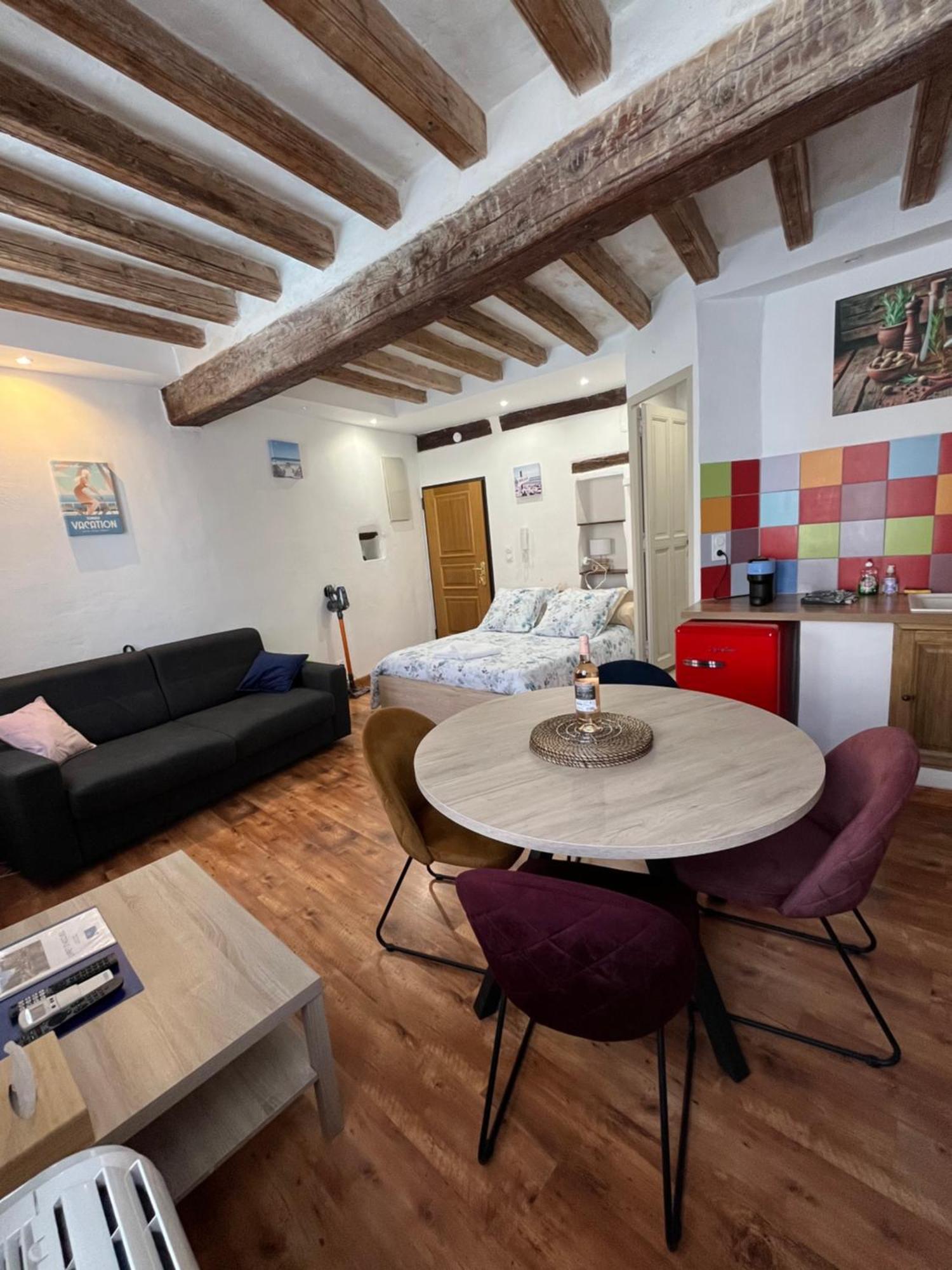 Logement Studio Avec Vue Sur Le Centre Historique LʼIsle-sur-la-Sorgue Esterno foto